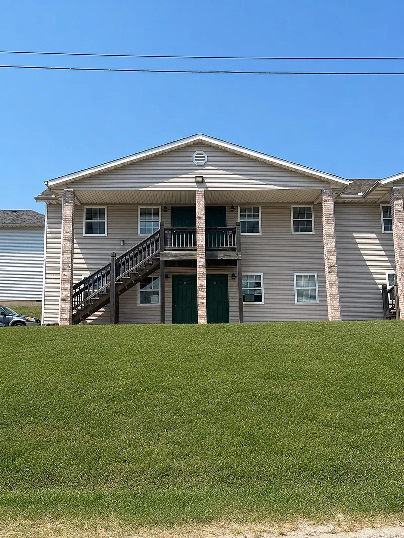 Cardinal Apartments — Photo 1