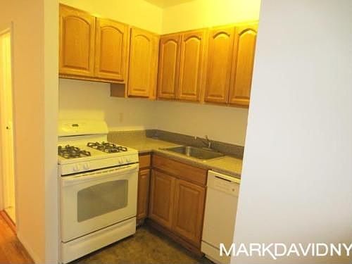4th image of 341 W 11th St APT 6B