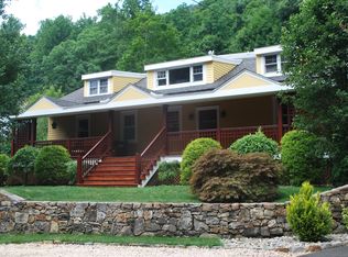 292 Sarles Ln, Pleasantville, NY 10570