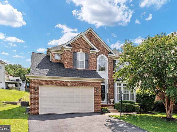 2nd image of 43421 Spring Cellar Ct