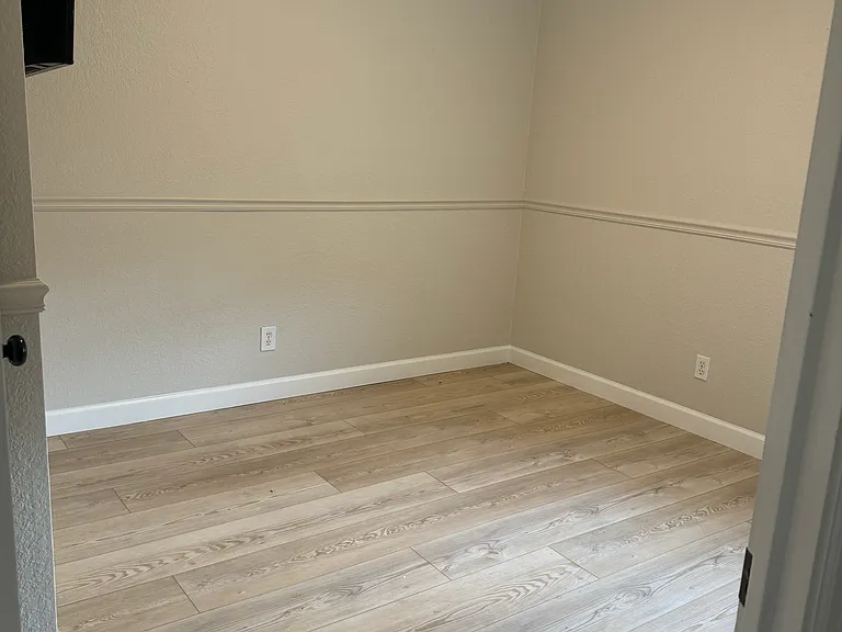 5323 Hoffman St — Photo 17