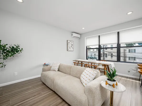 70 Bowers Street image 8 of 23