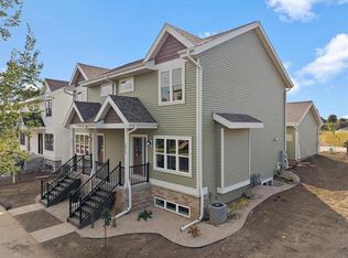 2813 Crinkle Root Dr, Fitchburg, WI 53711