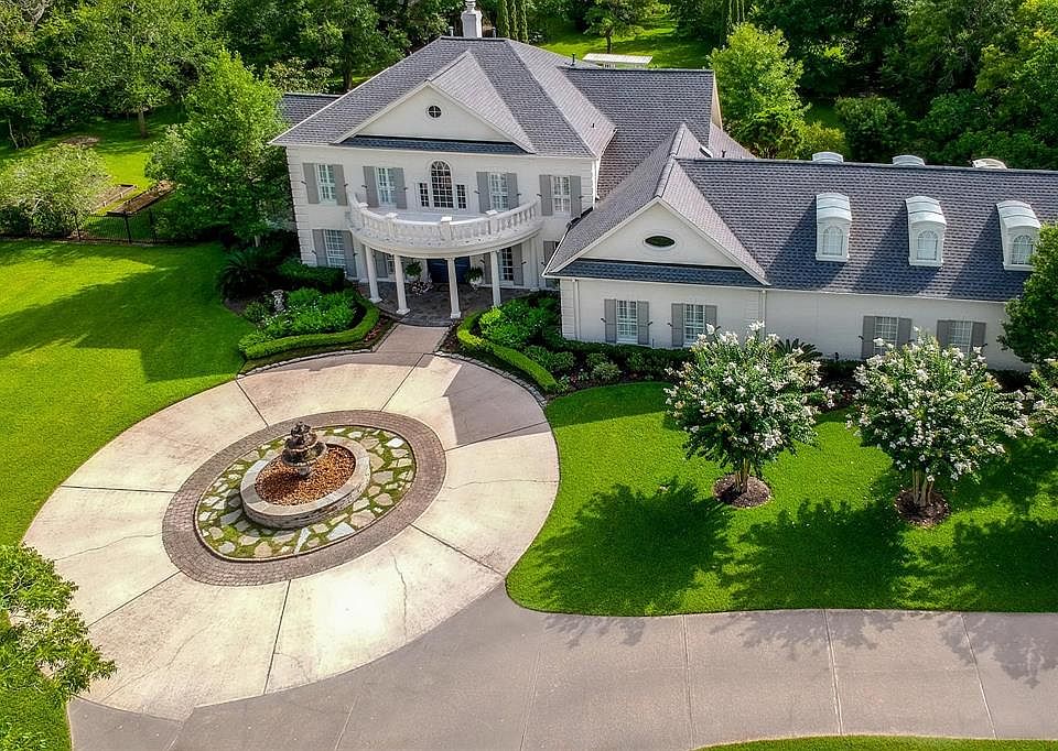 1st image of 106 Melody Ln