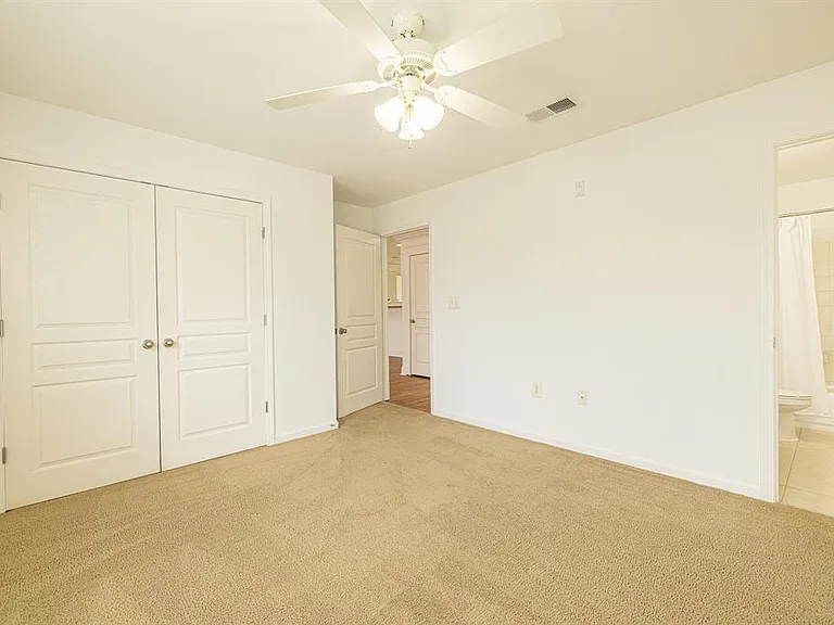1725 Harvey Mitchell Pkwy S #1613 — Photo 12