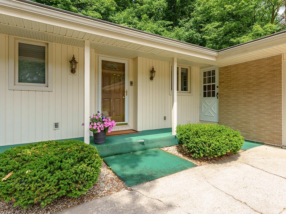 3913 Stonegate Rd, Kalamazoo, MI 49004 Zillow