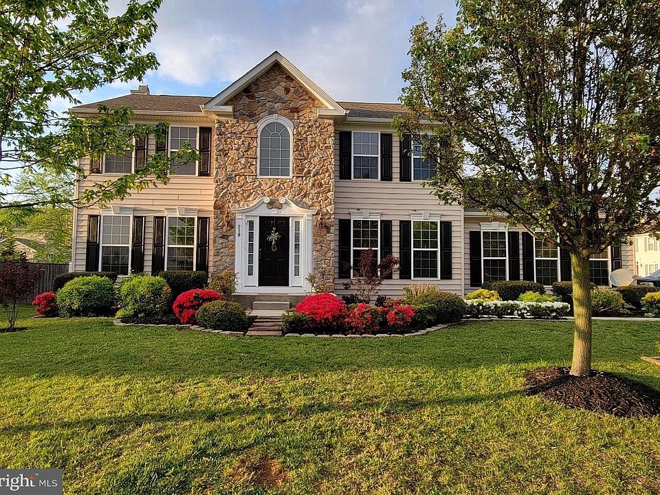 1st image of 218 Camelot Dr