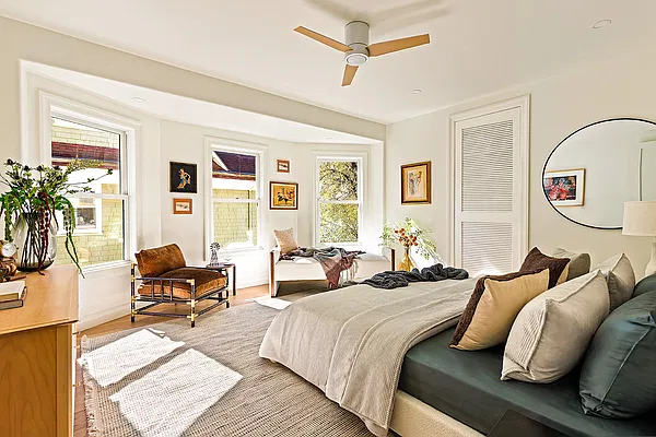 Bedroom, photo 1