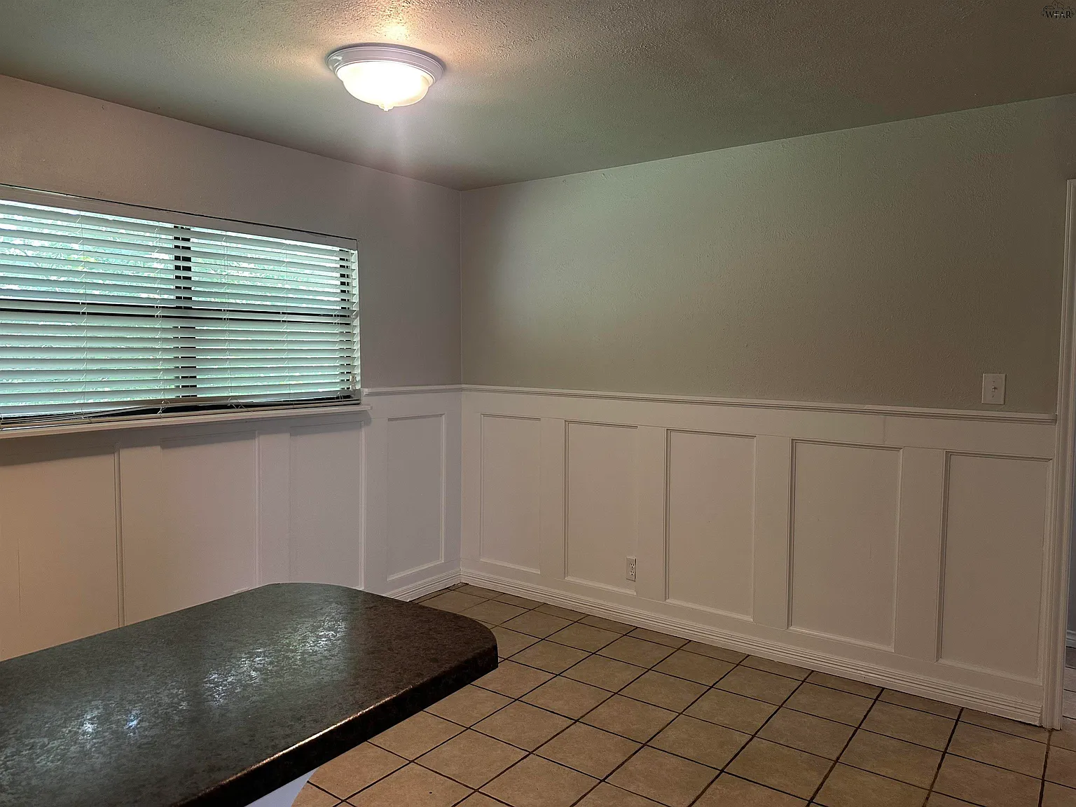 3 bed, 1.5 bath, 956 sqft, $1,595 — Photo 3