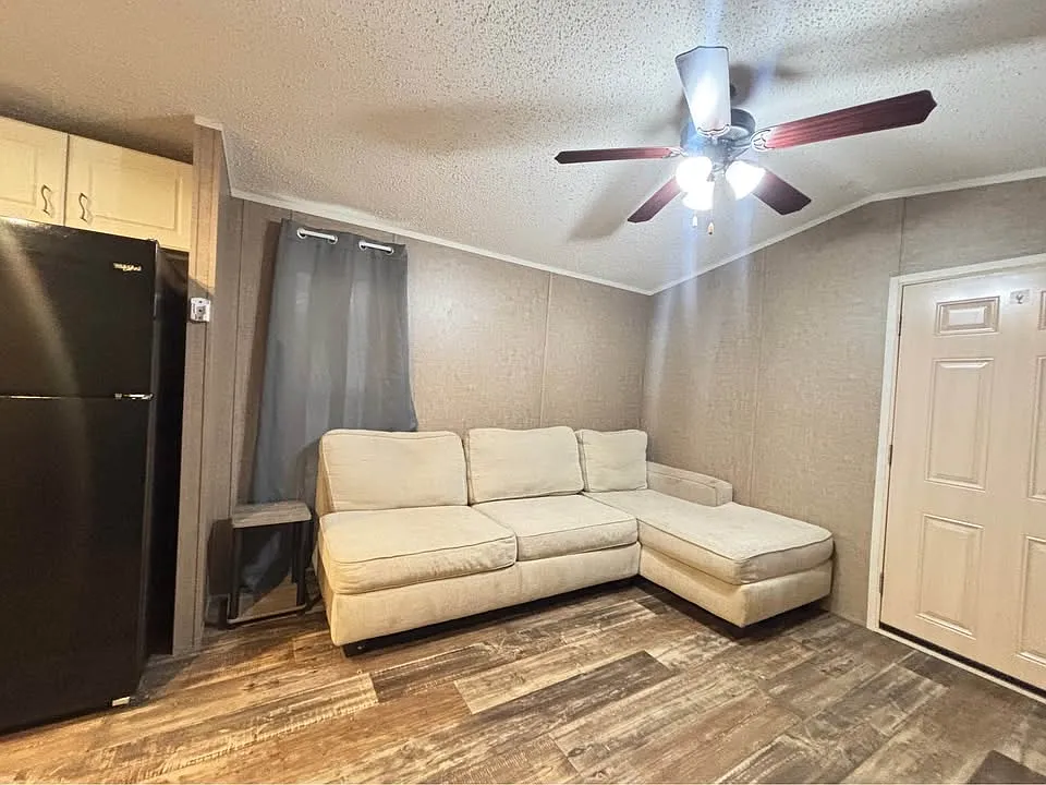1 bed, $1,200 — Photo 3