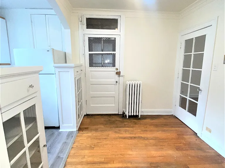 4439 1/2 N Wolcott Ave #1W — Photo 8