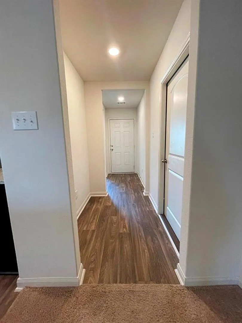 Beautiful 2021 build home in Stonebridge Crossing! — Photo 2