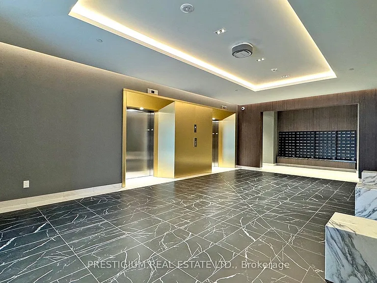 500 Dupont St #208 — Photo 37