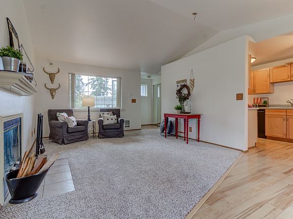 5th image of 1403 205th Street Ct E