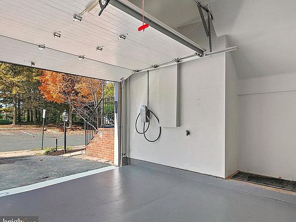 3rd image of 2974 Nipper Way