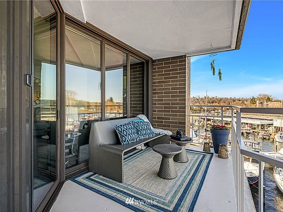 2nd image of 9468 Rainier Avenue S #409