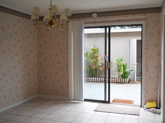 Dining Room view to Patio