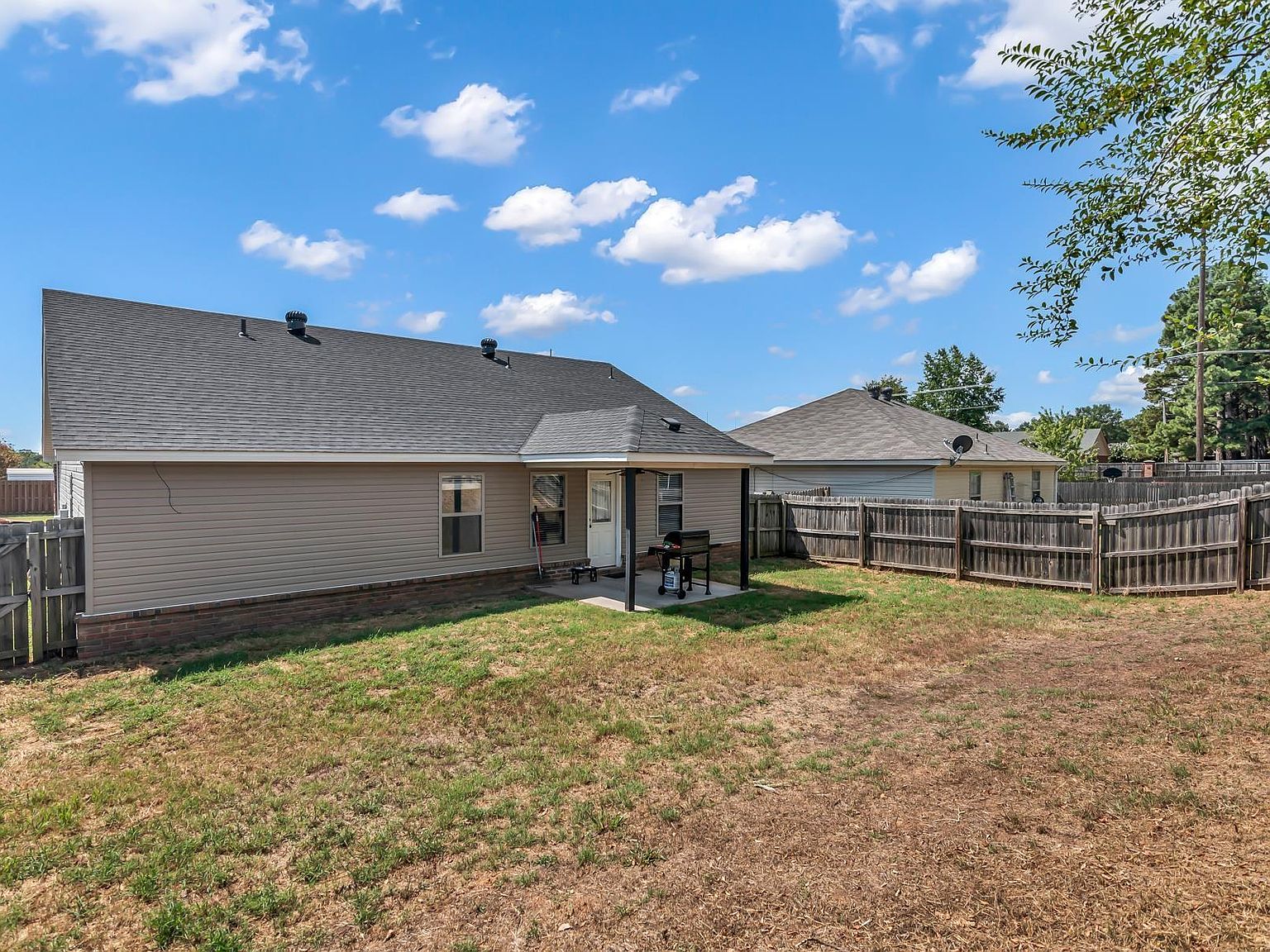 2416 Ridgeway Ln, Barling, AR 72923 MLS 23028876 Zillow