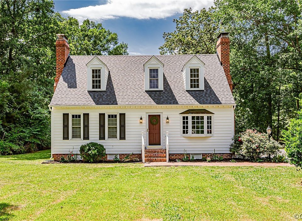 1st image of 9 Alexis Dr