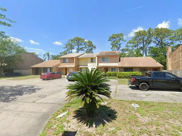 2128 Dunes Way Dr W, Jacksonville, FL 32225