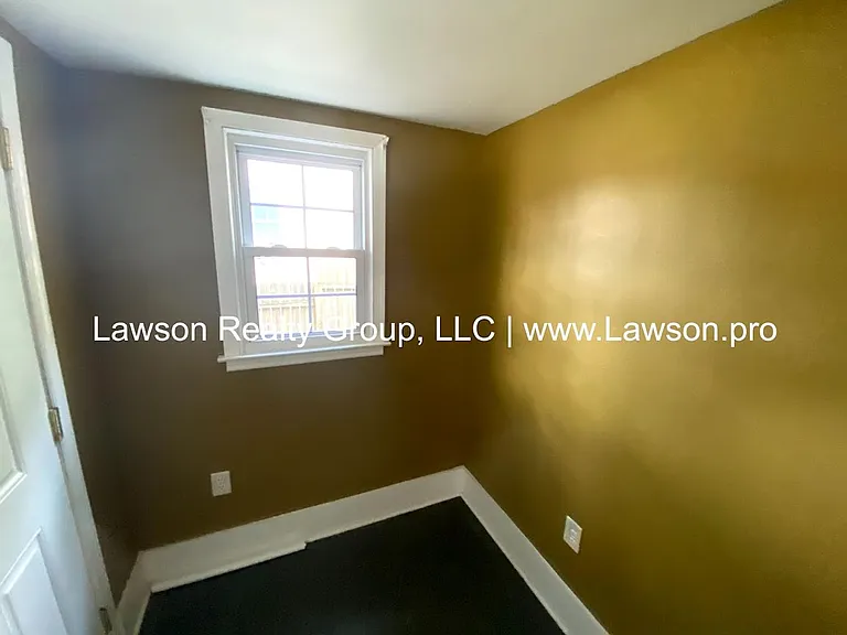 2420 Winthrop Ave SW — Photo 5