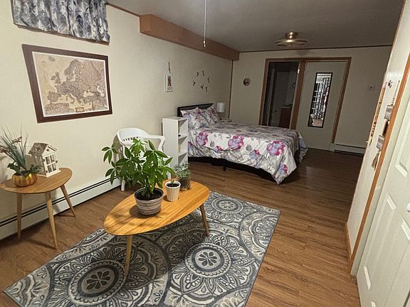 4th image of 615 June St #C