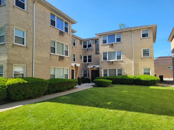5712 W Montrose Ave #2D, Chicago, IL 60630