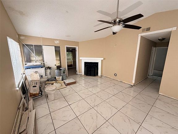 5th image of 949 Kingsway Dr E