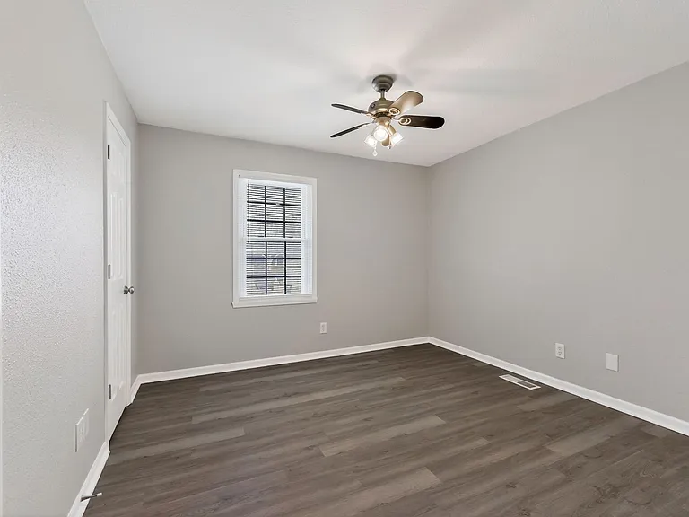 1802 SW Sunset Ave — Photo 10