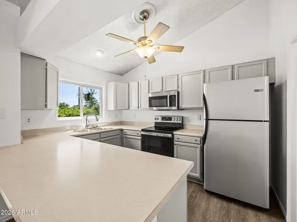 10601 N 72nd Avenue, Peoria, AZ 85345