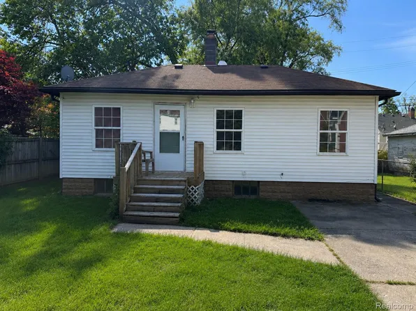 7509 Mettetal St, Detroit, MI 48228