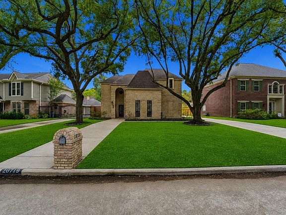 2nd image of 20719 Castle Bend Dr