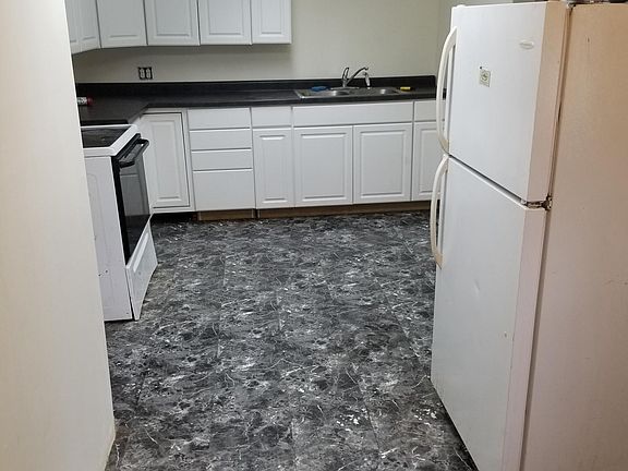 3rd image of 1501 S Biltmore Ave