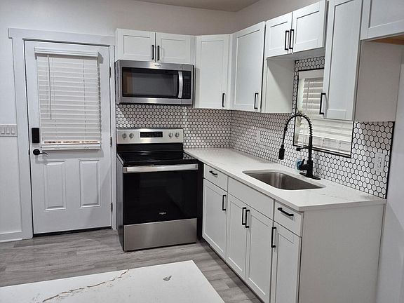 5th image of 207 Cochran Street