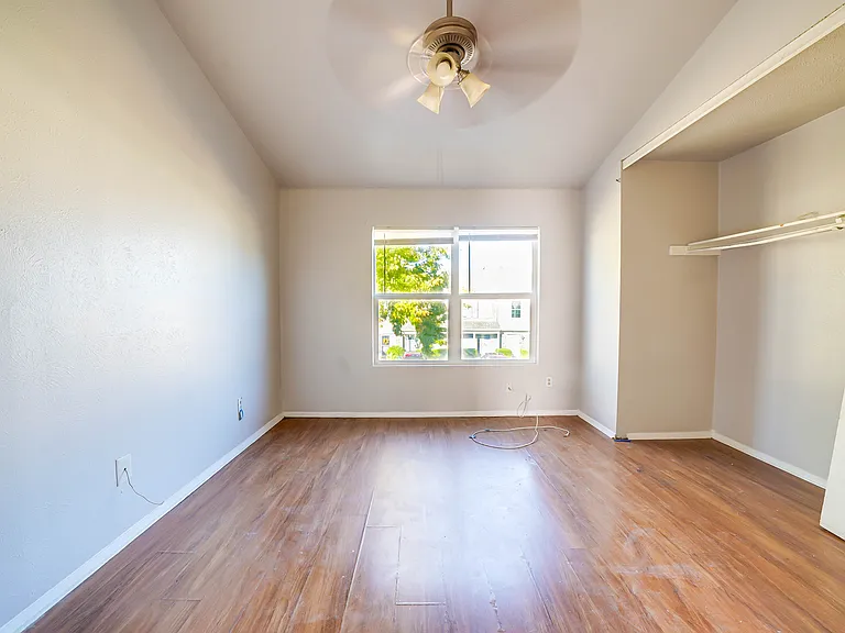 633 Carriagehouse Ln #I3 — Photo 8