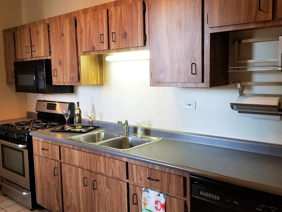 1st image of 1024 N Oakley Blvd APT 2
