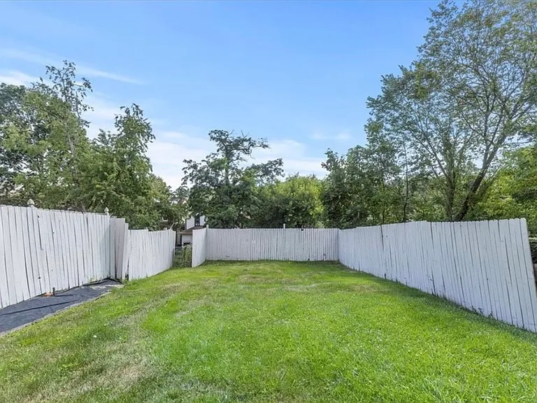1122 Berkshire Ave — Photo 12