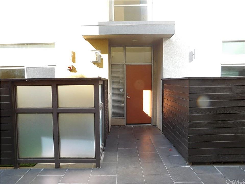 1st image of 11815 Laurelwood Dr Unit 11
