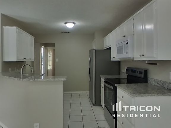 5th image of 1008 Brittany Dr