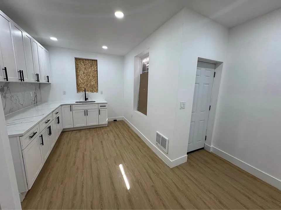 Kitchen - 4309 N Darien St