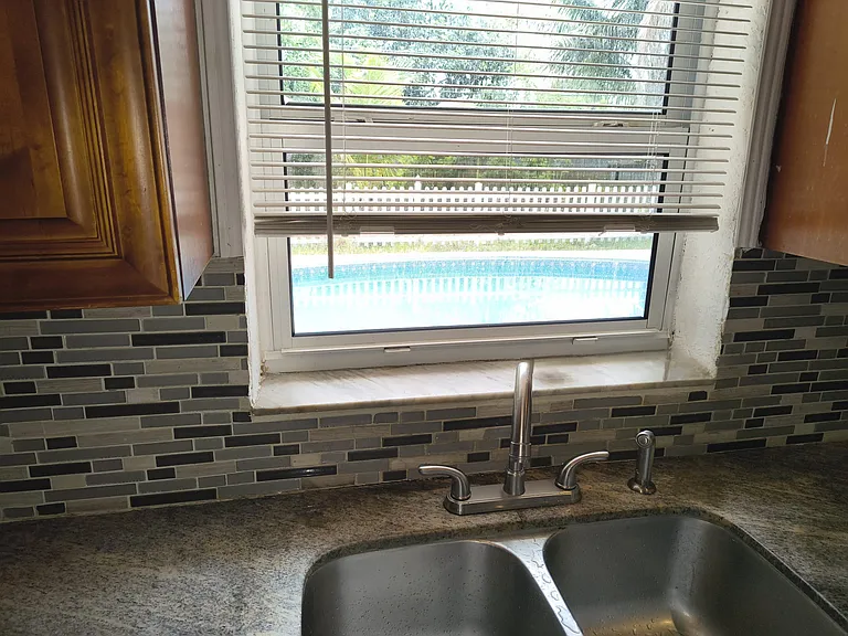 650 Campus Cir — Photo 28