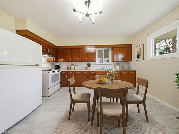 5th image of 401 Nelson St