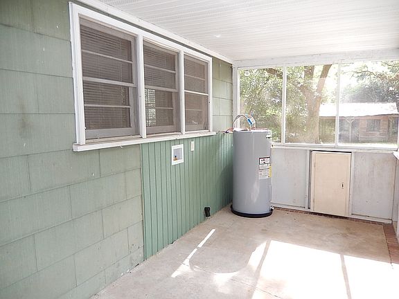 2nd image of 2880 Jewell Dr