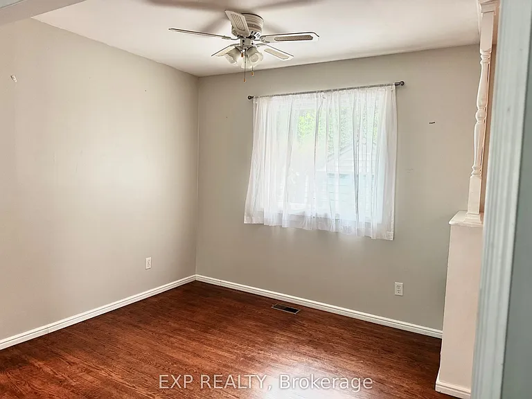 108 Katherine St — Photo 9