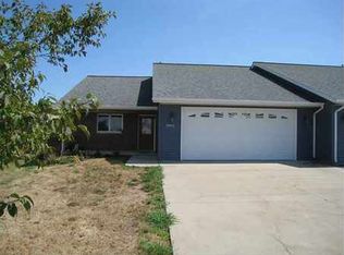 203 F Cir UNIT A, Kalona, IA 52247