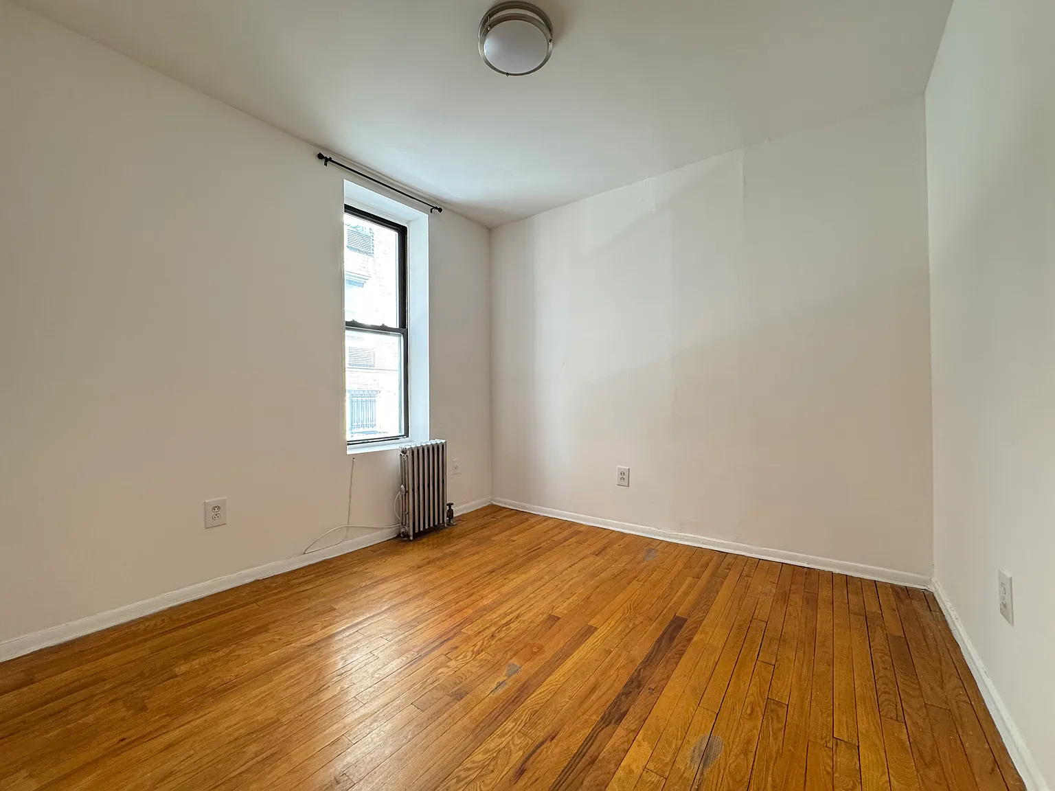 392 East 4th Street — Photo 3