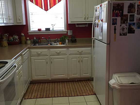 5th image of 202 Tomlinson Dr #7