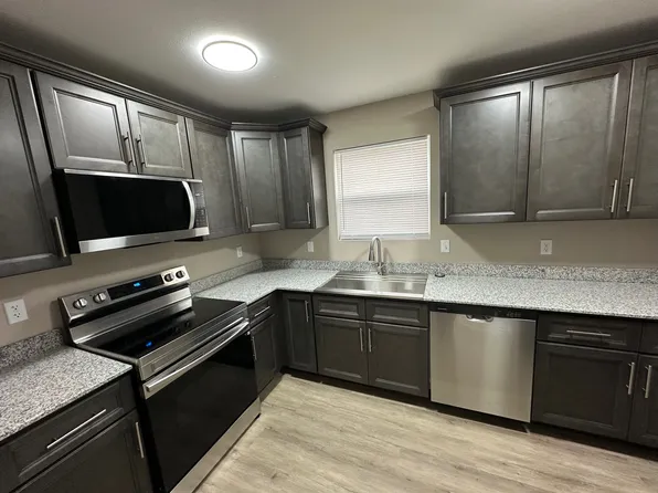 150 Lee St #C, Lebanon, MO 65536