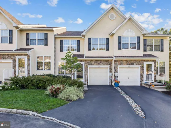 3204 Maplevale Cir, Newtown Square, PA 19073