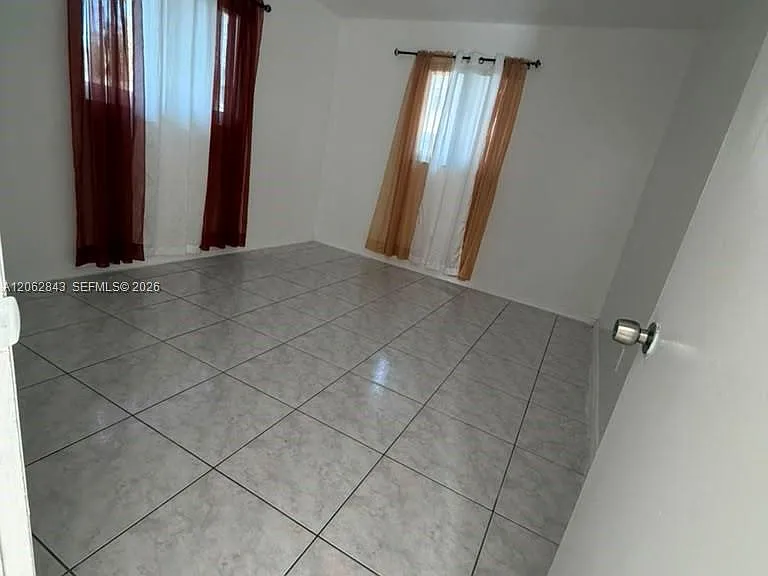 415 SW 16th Ct #1 — Photo 6
